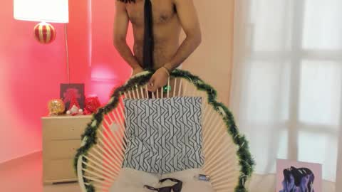 Snapshot of zyan_moreno chatting on November 30, 4:44 pm zyan_moreno online show from November 30, 4:44 pm