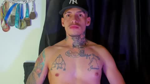 Snapshot of zyongarcia2020 chatting on January 15, 10:06 am zyon garcia online show from January 15, 10:06 am