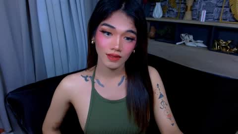 Snapshot of zyphyr_elf chatting on June 1, 11:28 pm ZY online show from June 1, 11:28 pm