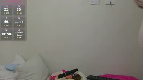 Snapshot of zyra_vex chatting on June 1, 1:35 pm Zyra Vex online show from June 1, 1:35 pm