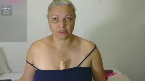 Snapshot of zyra_vex chatting on June 8, 1:28 am Zyra Vex online show from June 8, 1:28 am