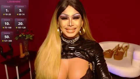 zyradom online show from December 19, 2:35 pm