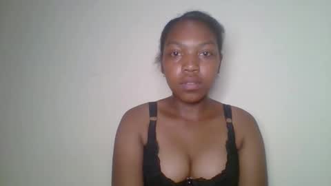 zyraelle_01 online show from April 17, 8:12 pm