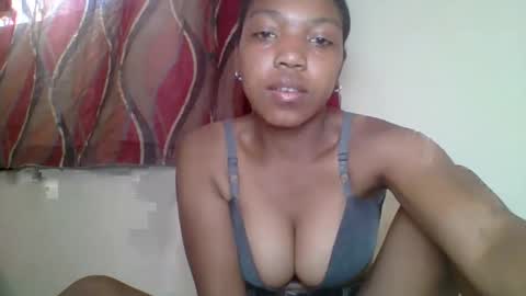 zyraelle_01 online show from April 29, 12:42 pm