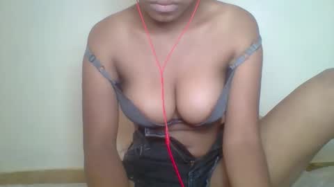 zyraelle_01 online show from May 28, 8:22 am