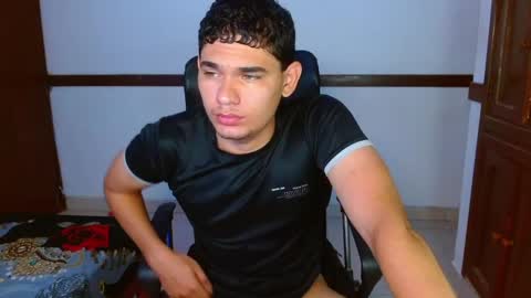 Snapshot of zyrosxk chatting on May 25, 7:36 am antonio felipe online show from May 25, 7:36 am