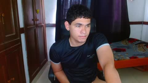 Snapshot of zyrosxk chatting on May 31, 2:57 pm antonio felipe online show from May 31, 2:57 pm