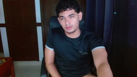 Snapshot of zyrosxk chatting on July 11, 7:22 am antonio felipe online show from July 11, 7:22 am