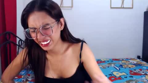 zyzy online show from January 26, 5:13 am