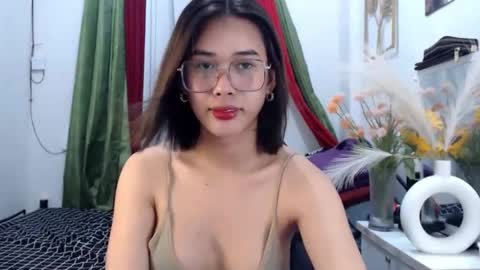 zyzy online show from October 26, 9:15 am