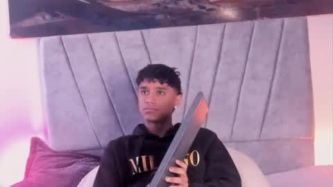 zyzz_1812 online show from December 2, 5:19 pm