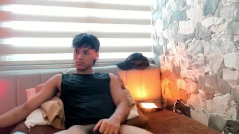 zyzz_1812 online show from March 6, 7:43 pm