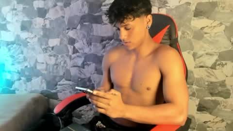 zyzz_1812 online show from April 21, 5:50 pm