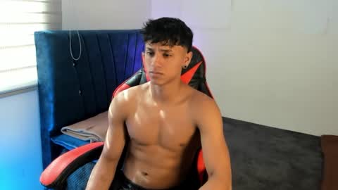 Snapshot of zyzz_1812 chatting on June 10, 7:24 pm zyzz_1812 online show from June 10, 7:24 pm