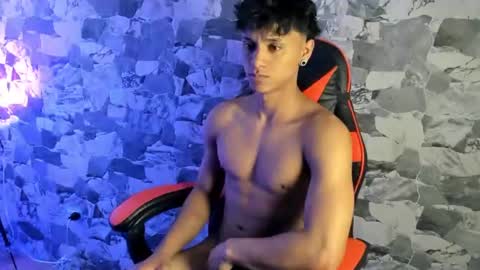 Snapshot of zyzz_1812 chatting on June 18, 6:23 pm zyzz_1812 online show from June 18, 6:23 pm