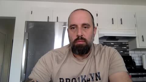 Snapshot of zzman9 chatting on December 20, 3:31 pm ZZMan online show from December 20, 3:31 pm