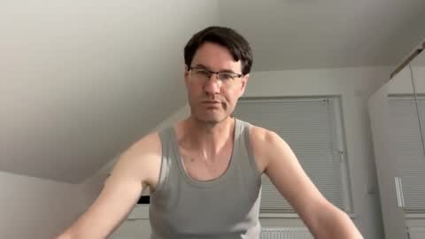 zzz123_cam online show from April 25, 2:47 pm