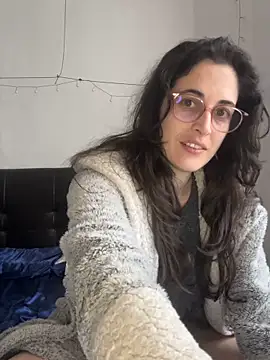 Snapshot of Lunaabbey chatting on March 21, 8:41 am Lunaabbey online show from March 21, 8:41 am