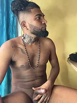 Snapshot of IviedWaster chatting on February 4, 1:34 am IviedWaster online show from February 4, 1:34 am