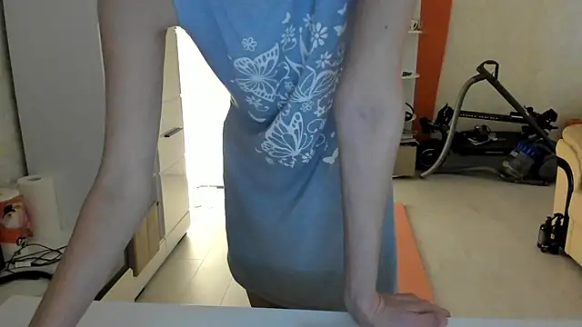 angelmommu online show from February 19, 5:49 am