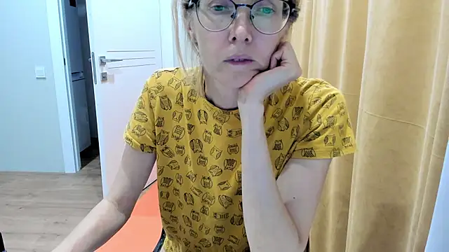 angelmommu online show from September 22, 5:26 pm