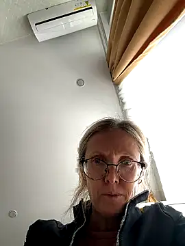 angelmommu online show from October 2, 7:15 am