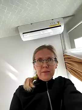 angelmommu online show from October 3, 5:26 am