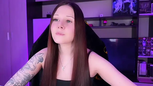 jasminevine online show from February 25, 1:15 am