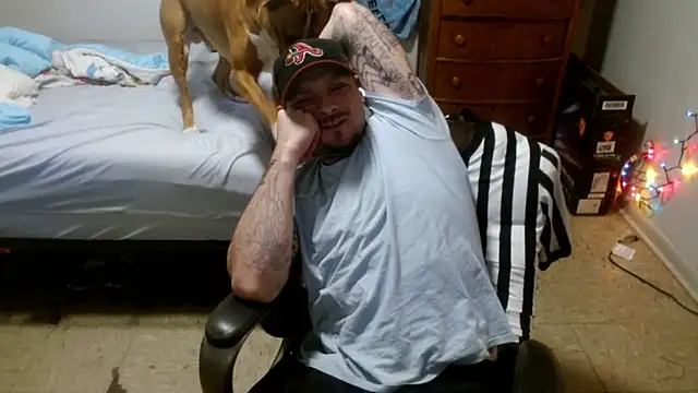 Snapshot of DADDY_KANE8--- chatting on May 10, 6:13 pm DADDY KANE8--- online show from May 10, 6:13 pm