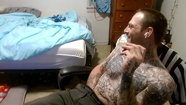 Snapshot of DADDY_KANE8--- chatting on May 16, 10:23 am DADDY KANE8--- online show from May 16, 10:23 am