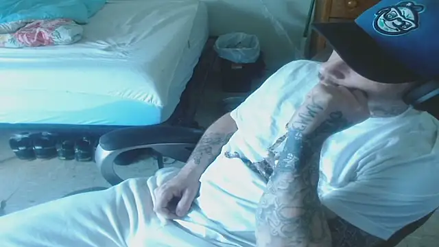 Snapshot of DADDY_KANE8--- chatting on June 12, 3:44 pm DADDY KANE8--- online show from June 12, 3:44 pm