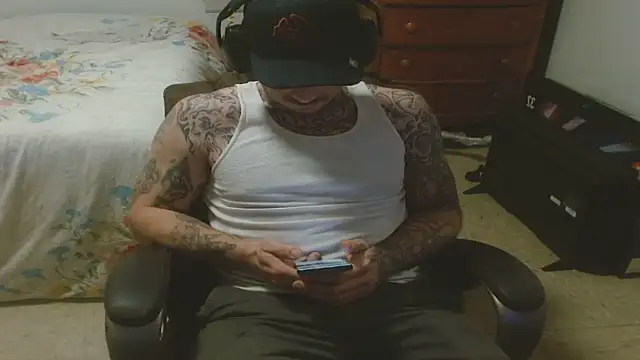 Snapshot of DADDY_KANE8--- chatting on June 14, 2:24 am DADDY KANE8--- online show from June 14, 2:24 am