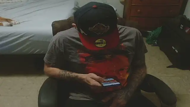 Snapshot of DADDY_KANE8--- chatting on June 27, 3:39 pm DADDY KANE8--- online show from June 27, 3:39 pm
