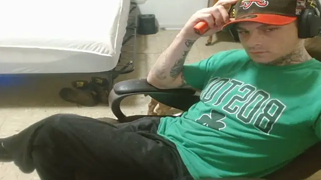 Snapshot of DADDY_KANE8--- chatting on July 5, 1:45 am DADDY KANE8--- online show from July 5, 1:45 am