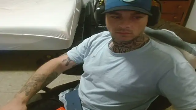 Snapshot of DADDY_KANE8--- chatting on July 6, 10:56 am DADDY KANE8--- online show from July 6, 10:56 am