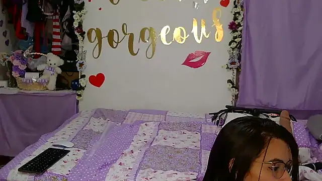 carolhot23 online show from January 20, 2:46 pm