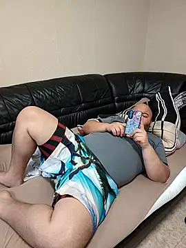 Snapshot of genderfluidco2 chatting on February 14, 11:29 am genderfluidco2 online show from February 14, 11:29 am