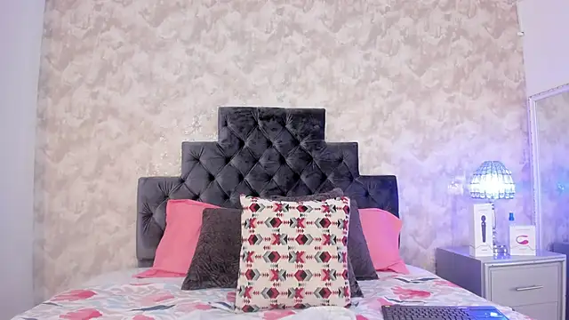 elizabeth coleman online show from October 31, 7:59 pm