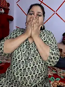 Snapshot of MOM-SUN-COUPLE chatting on January 24, 4:39 pm MOM-SUN-COUPLE online show from January 24, 4:39 pm