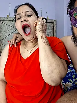 Snapshot of MOM-SUN-COUPLE chatting on February 14, 5:25 pm MOM-SUN-COUPLE online show from February 14, 5:25 pm