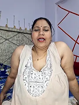 Snapshot of MOM-SUN-COUPLE chatting on February 21, 9:34 am MOM-SUN-COUPLE online show from February 21, 9:34 am