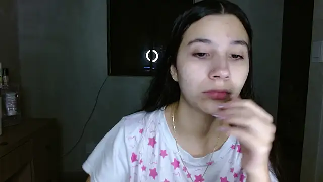 Snapshot of mia__lopez_ chatting on June 8, 1:50 am mia lopez online show from June 8, 1:50 am
