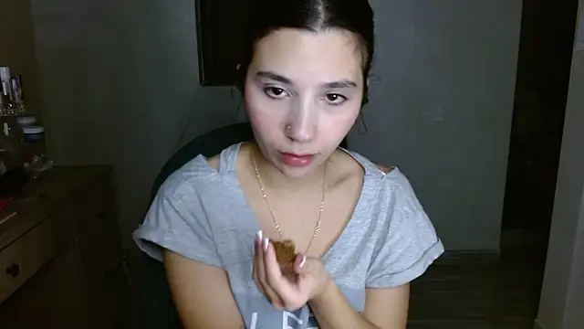 Snapshot of mia__lopez_ chatting on July 1, 2:46 am mia lopez online show from July 1, 2:46 am