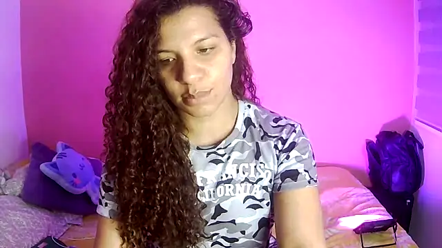 gatubelahot online show from February 9, 12:03 am