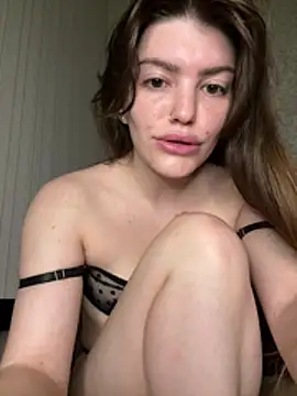 Snapshot of FionaLaNice chatting on May 3, 9:10 pm FionaLaNice online show from May 3, 9:10 pm