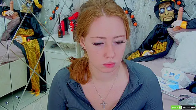 Snapshot of TinaBrook chatting on October 17, 4:04 am TinaBrook online show from October 17, 4:04 am