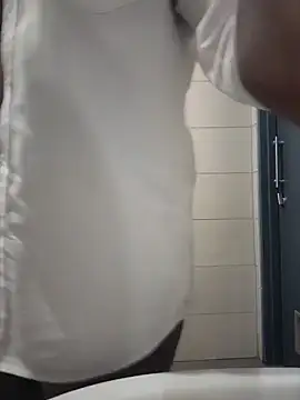 Snapshot of douksm chatting on December 11, 10:58 am douksm online show from December 11, 10:58 am