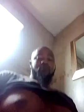 Snapshot of douksm chatting on December 21, 5:03 am douksm online show from December 21, 5:03 am