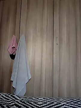 Snapshot of douksm chatting on September 28, 7:03 am douksm online show from September 28, 7:03 am