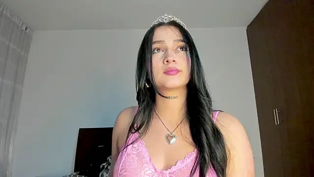 Hott Hanna online show from October 26, 5:02 am